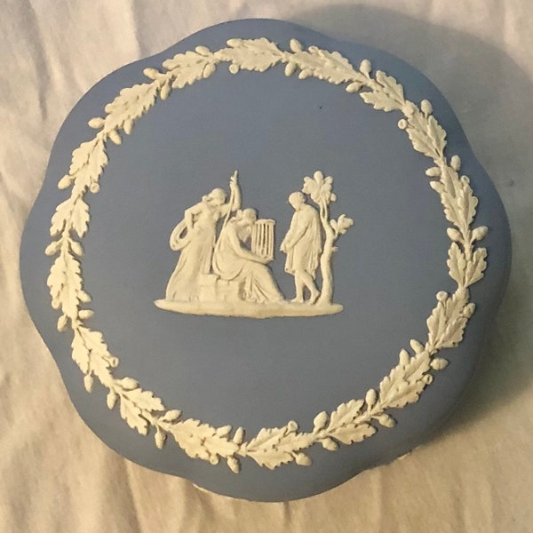 Vintage Wedgwood Box Scalloped Jasperware Trinket Box Jewelry Box w Neoclassic Group with Cage in Bas Relief Made in England 1960s