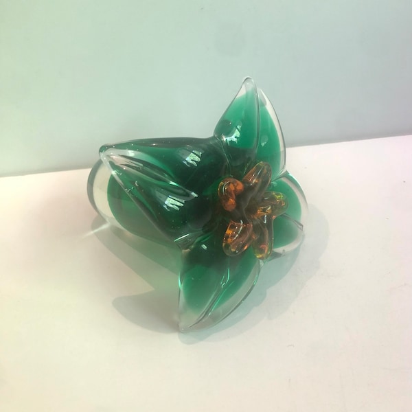 Vintage Murano Style Art Glass Sommerso Hanging Bud Vase Handmade Green Flower w Red Insert Wire Holder Garden Sunroom Wall Art