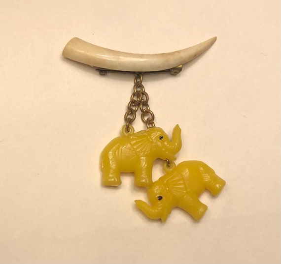 Fun Vintage Plastic Dangling Celluloid Elephants B