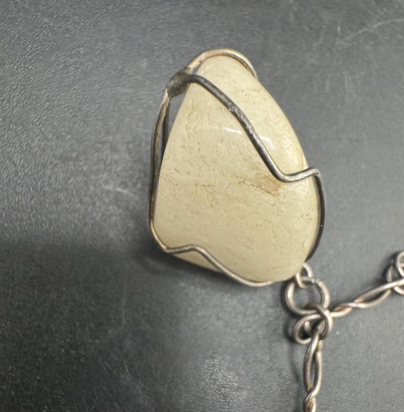 Pulseira vintage de ágata com pingentes, feita à mão com pedras polidas e gemas verdadeiras. imagem 7