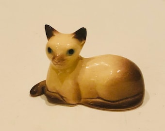 Vtg Retired Hagen Renaker Lying Down Seal Point Siamese Cat Figurine MCM Kitten Blue Point Blue Eyed Siamese Kitty Mini A-326 as is