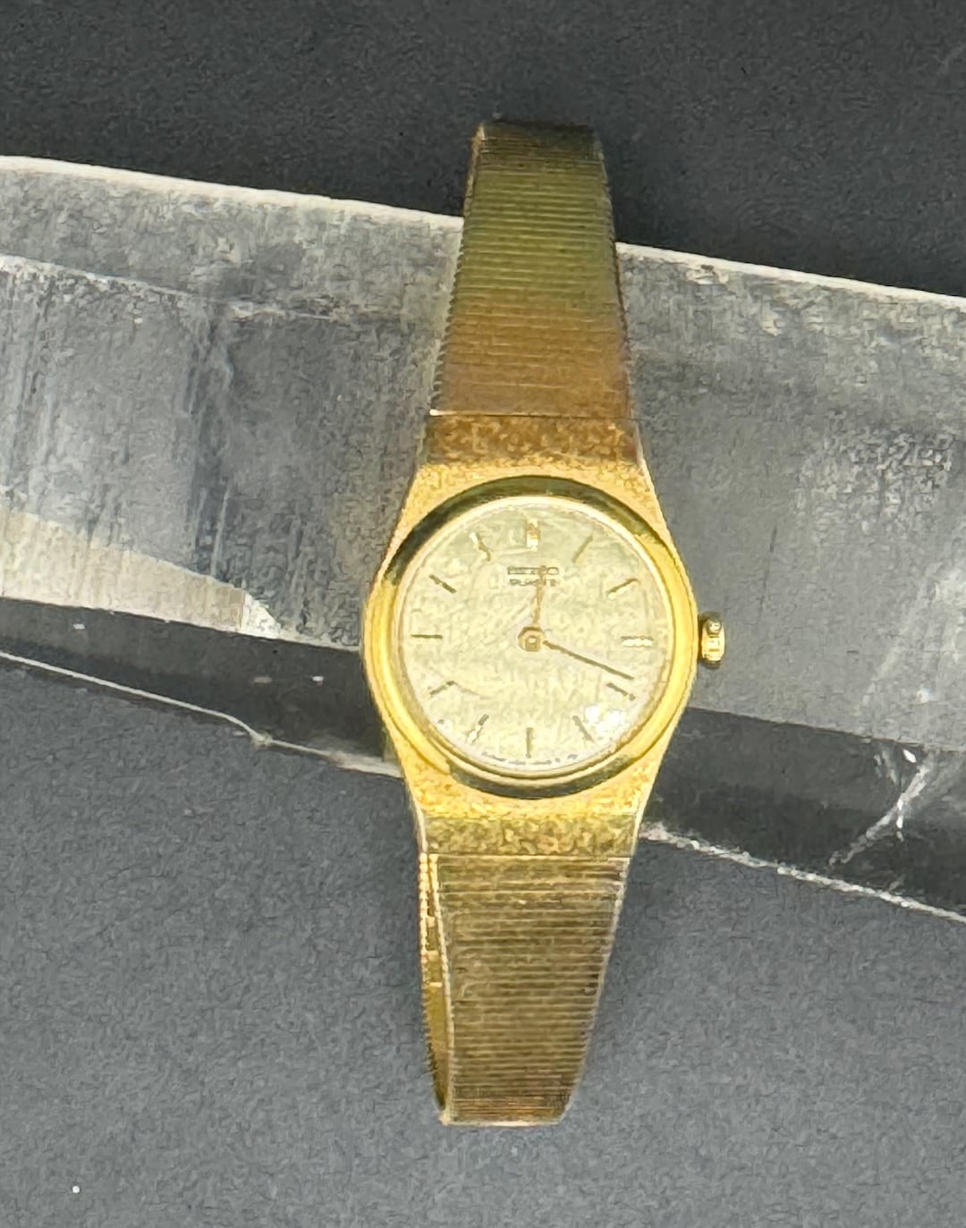 Elegant Vintage Mid Century Ladies Seiko Quartz Wristwatch W