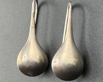 Orecchini modernisti in argento sterling messicano vintage con fori, pendenti dell&#39;era spaziale ispirati all&#39;era atomica