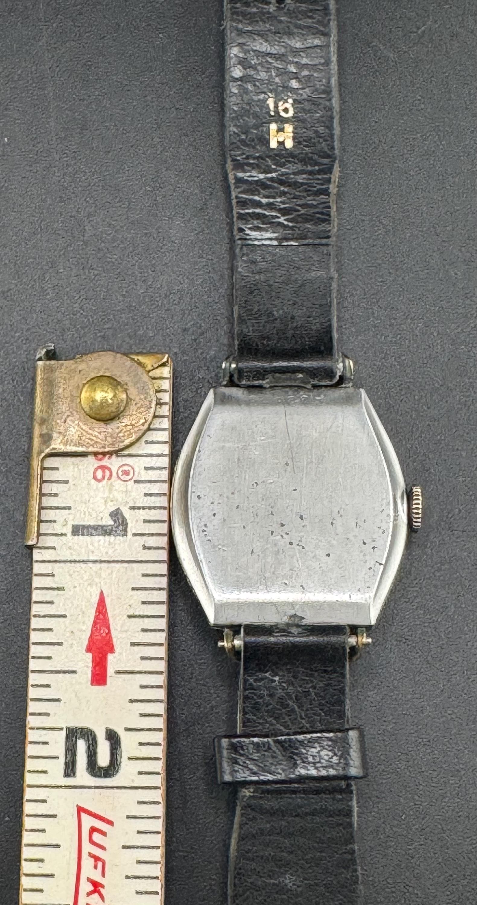 Vintage Rose Gold Benrus Wristwatch Mid Century Men's or Women's