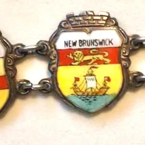Vintage Canadian Crest Travel Bracelet Canadian Travel Shield Souvenir Bracelet Alberta Nova Scotia Quebec Ontario