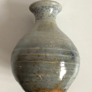 Dolce vaso vintage in ceramica artistica blu-grigio firmato CARTER SH 2000, vaso in ceramica fatto a mano da 4 pollici, composizione floreale, studio di ceramica