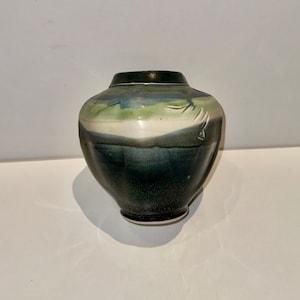 Handgemachte Blaue Keramik Vase Studio Kunst Dekorativer Topf Vase signiert Amerikanische Kunstkeramik Keramik unregelmäßig geformte Vase Watzer? Watzor?