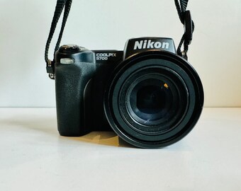 2003 Vintage Nikon Coolpix 5700 Digital Camera Bundle W 256 MB