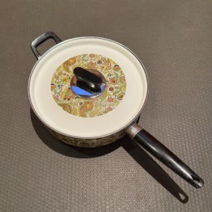 MCM Vintage fransk emaljerad Fancipans stekpanna stekpanna avokado blommig paisley emalj keramik porslin tillverkad i Frankrike oanvänd med etikett