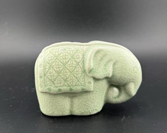 Vintage Celadon Elephant Card Holder Figurine Crazed Glaze Boho Pachyderm Table Decor Pier 1 Collectibles