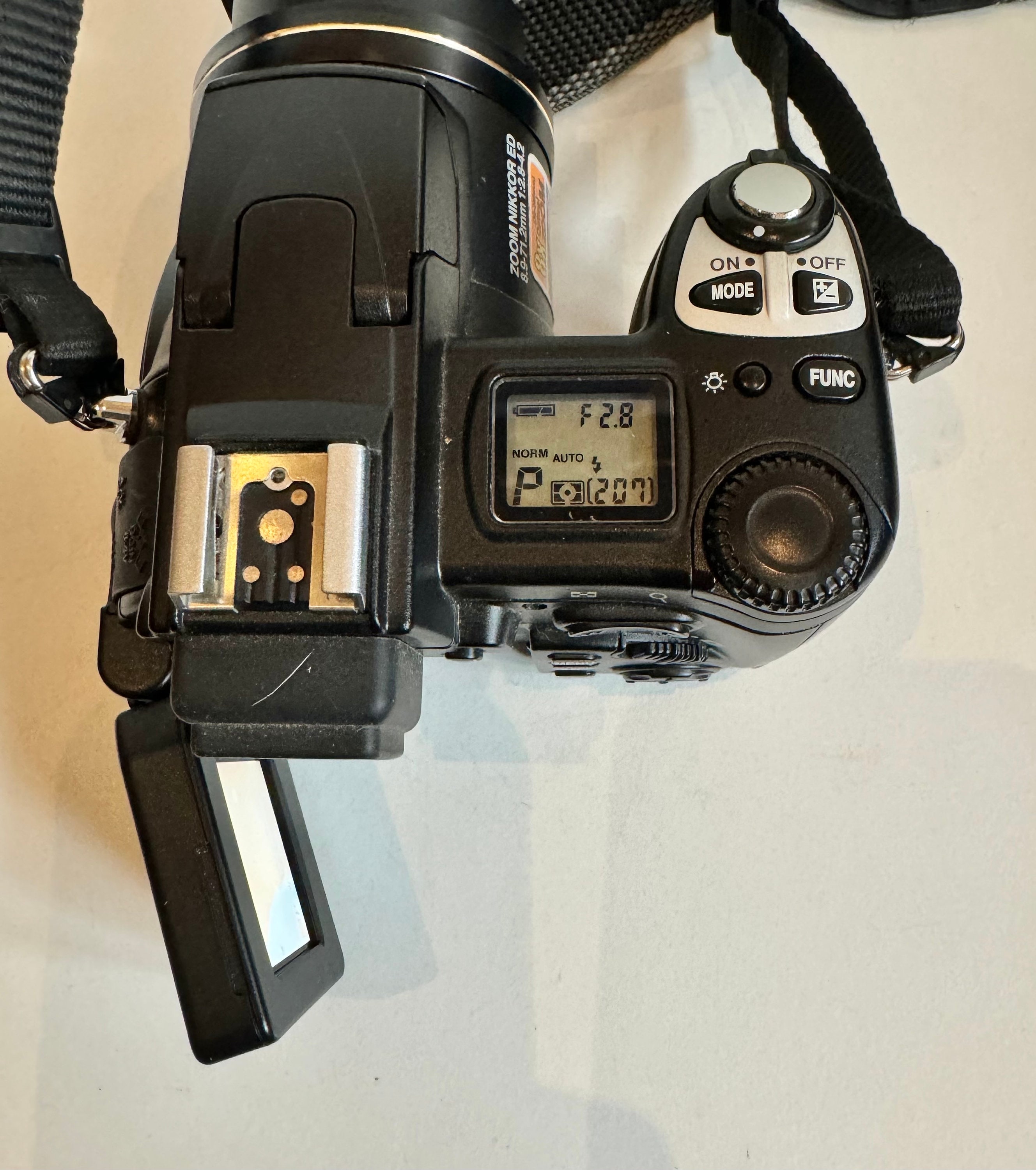 Nikon Camera's DNA ポスターカレンダー 55モデル 2003年 2003 Vintage Nikon Coolpix 5700 Digital Camera Bundle W 256 MB