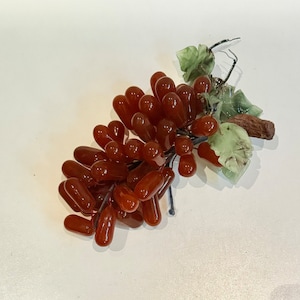 Decorative Vtg Red Grape Cluster Carnelian Agate Stone Grapes Jade Green Carved Leaves Fruit Bowl Display Fake Fruit Still Life Arrangement