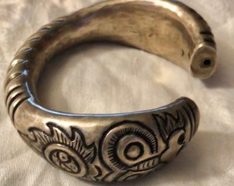 Pulsera antigua de plata china con leones y brazalete de plata de la dinastía Qing hecho a mano, más de 1 1/2 oz