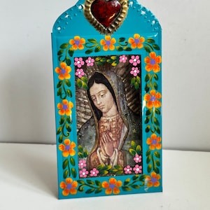 Schöne mexikanische Volkskunst Heiligstes Herz Mariens Schrein Madonna Metable Retablo Ikone Von Nicho Largo Katholischer Altar Gemalt Orange Blumen