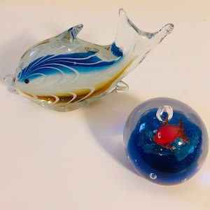 Sweet Art Glass Fish Sculpture Paperweight Turquoise to Cobalt Blue & Golden Swirl w Bonus Red Fish Controlled Bubbles
