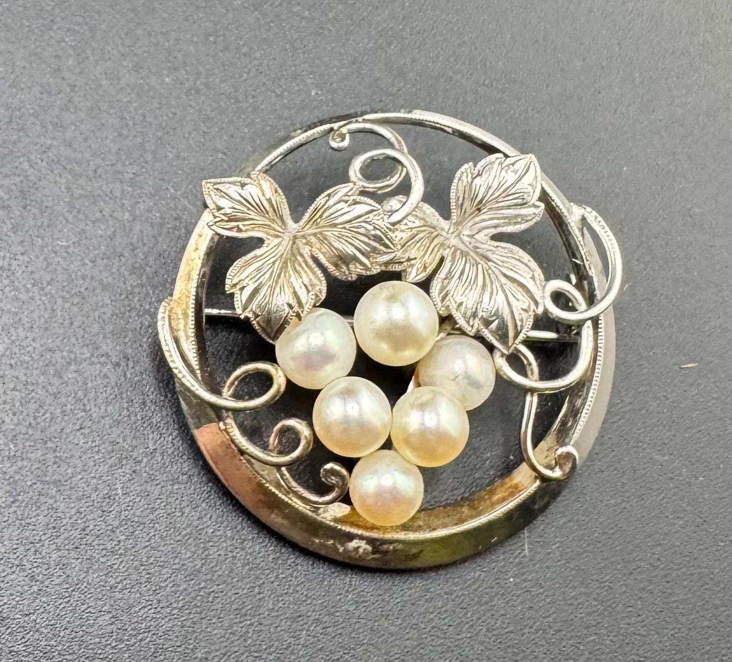 Vintage Mid Century 6 Mikimoto Pearl Circle Pin Sterling Silver