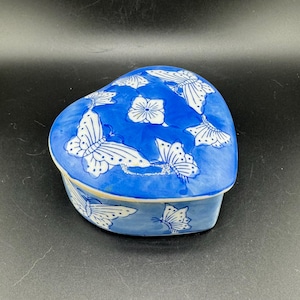 Vintage Blue and White Chinoiserie Heart Jewelry Box Chinese Trinket Box Miniature Box Butterfly Figural Heart Box Coastal Grandmother
