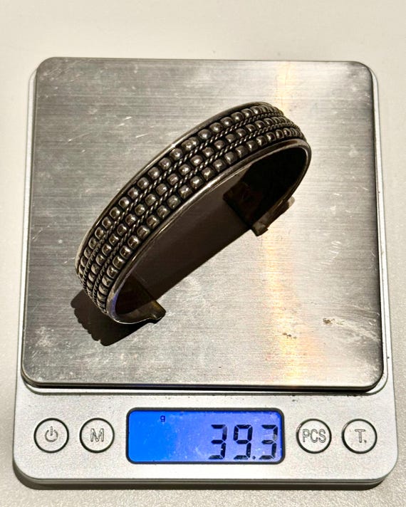 ヴィンテージシルバープレートカフブレスレット、重ね付けできる立体 