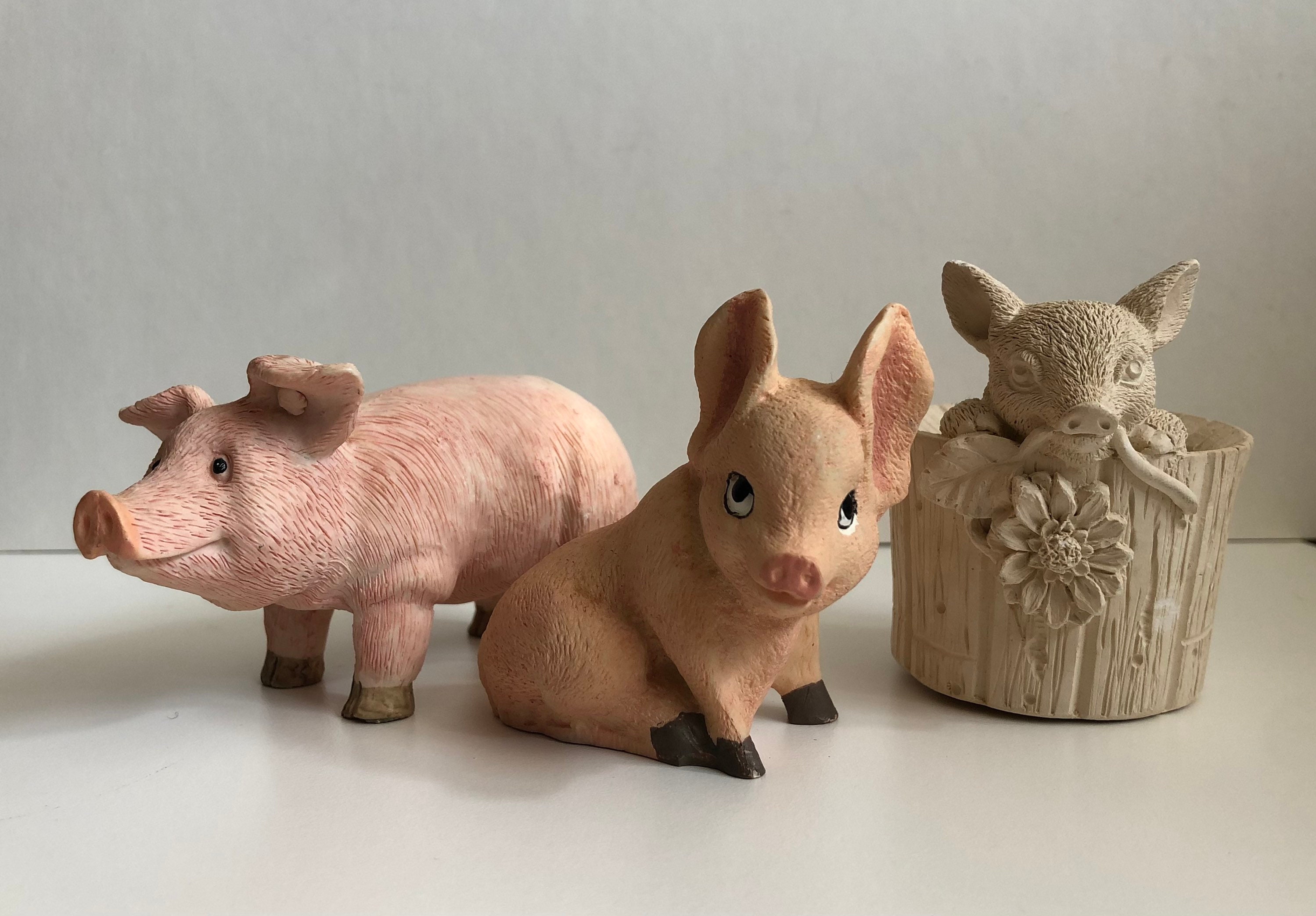 Resin Pigs 