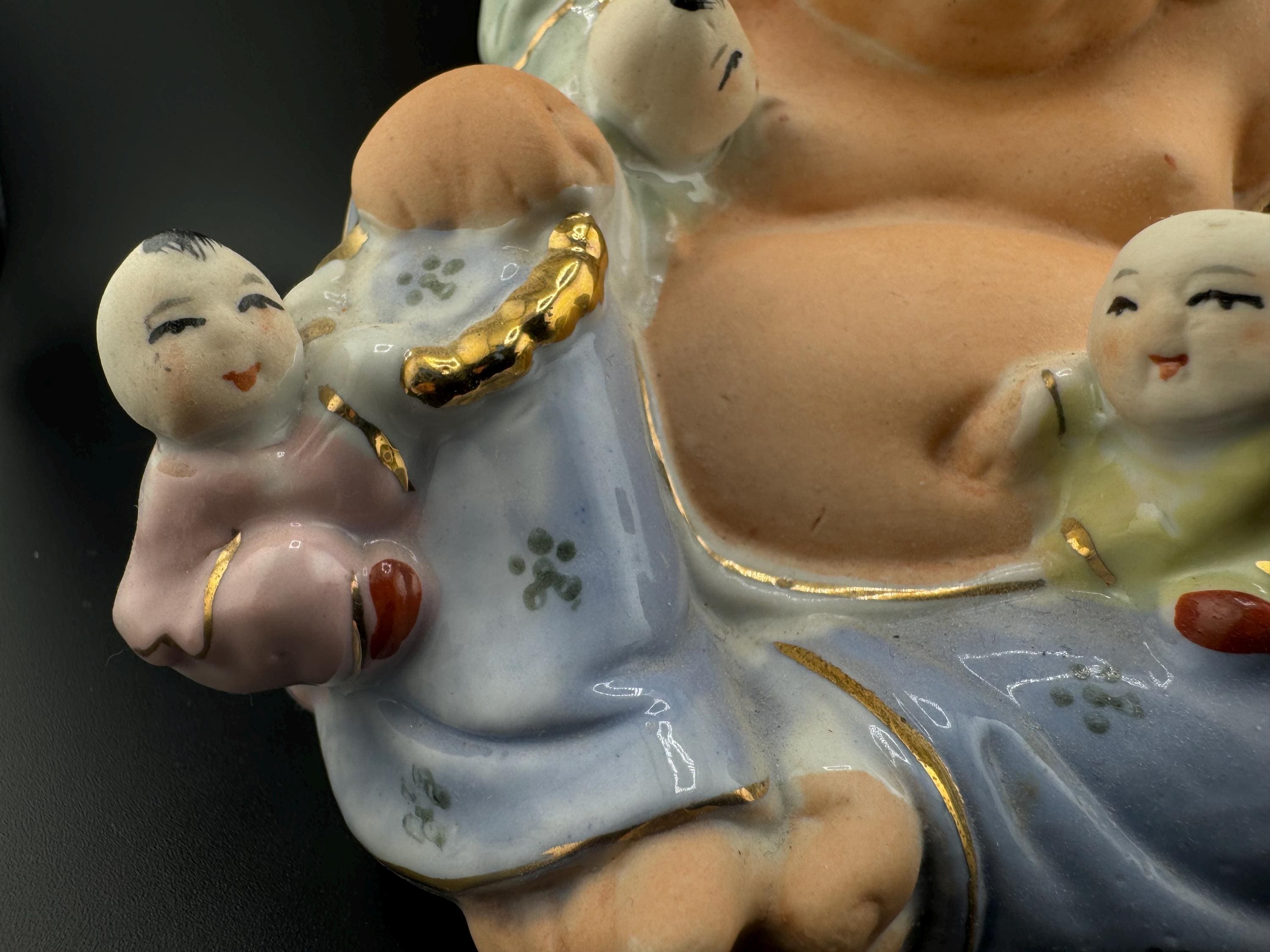 ヴィンテージ 中国製 幸せに笑う仏陀と五人の子供の像 幸運の東洋陶器 