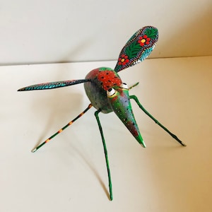Vtg Mexican Folk Art Bumblebee Sculpture Artist Signed Enrique Juarez Oaxacan Abeja Bee Statue Oaxaca Arrazola Wood Carving Missing 2 Legs