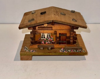 Vintage Miniatur Schweizer Chalet Spieluhr Arbeiten Schweizer Klassik Musikbewegung Luzern Luzern Schwarzwald Cottage ca 1960er Jahre wie besehen