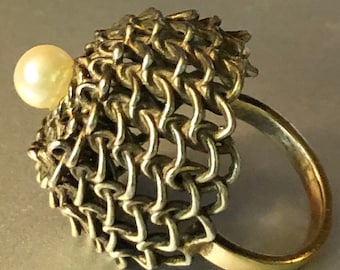 Stunning Brutalist Pearl Ring Basket Weave MODERNIST Woven Basket Cultured Pearl Princess Ring 10k Gold Wash Vermeill