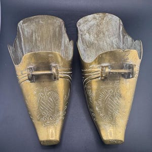 Antique Brass Spanish Conquistador Stirrups Colonial Hand Engraved Chasing Brazilian Slipper Shaped Stirrups Wall Art 70 Oz!