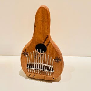 Hand Carved Wooden Polynesian Natural Gourd Kalimba Thumb Piano Hawaiian Star Design 12 Key Rustic Boho Tropical Folk Art Musical Instrument
