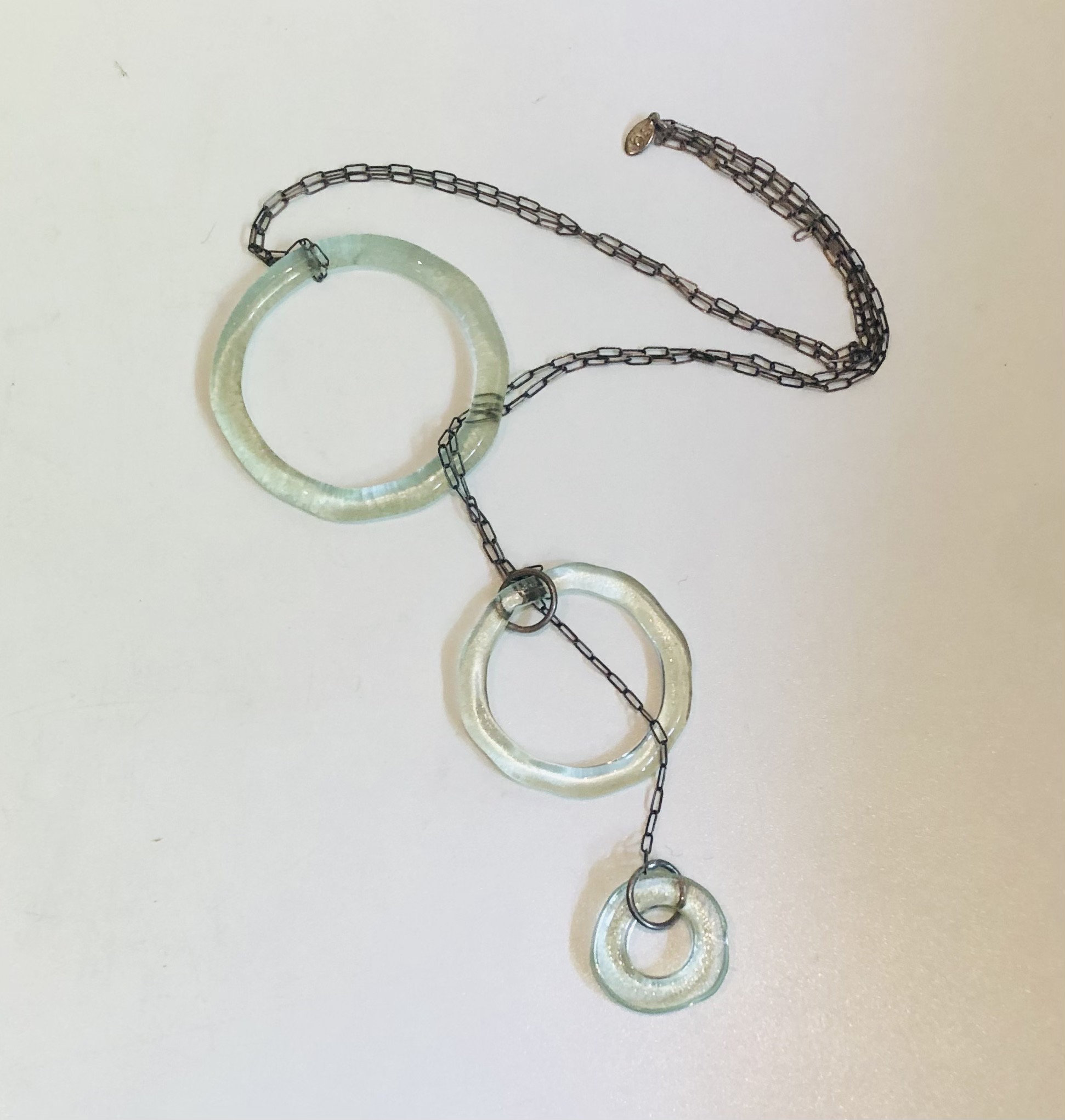 Collana Vtg Smartglass Coca Cola Tripla Lariat in vetro riciclato con disco in bottiglia di Coca Cola, girocollo, gioielli etici, cerchi graduati verdi