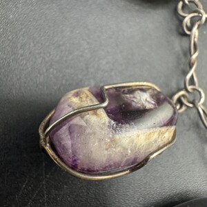 Pulseira vintage de ágata com pingentes, feita à mão com pedras polidas e gemas verdadeiras. imagem 6