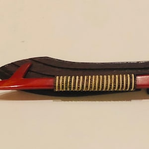 Fabulous 1940s Vintage Mid Century Carved Wood & Red Bakelite Arrow Brooch Marbleized Catalin Spear (Needs tiny screw-sold as found)