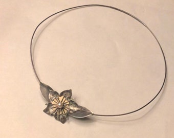 Gorgeous Hand Crafted Silver Flower & Pearl Starburst Choker Collar Necklace Wire Chain Artisan Statement Piece