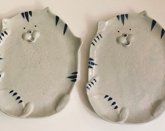 Pair Ceramic Art Pottery Kitty Cat Dishes Plates Whimsical Kittens Decorative Studio Artist Feline Decor Striped Tabby Tiger Kitties