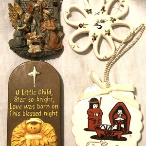 4 Vtg Christmas Tree Ornaments Miniature Nativity Sets Crèche Scenes Sandstone Creations Magnet Manger Scene White Elephant Stocking Stuffer