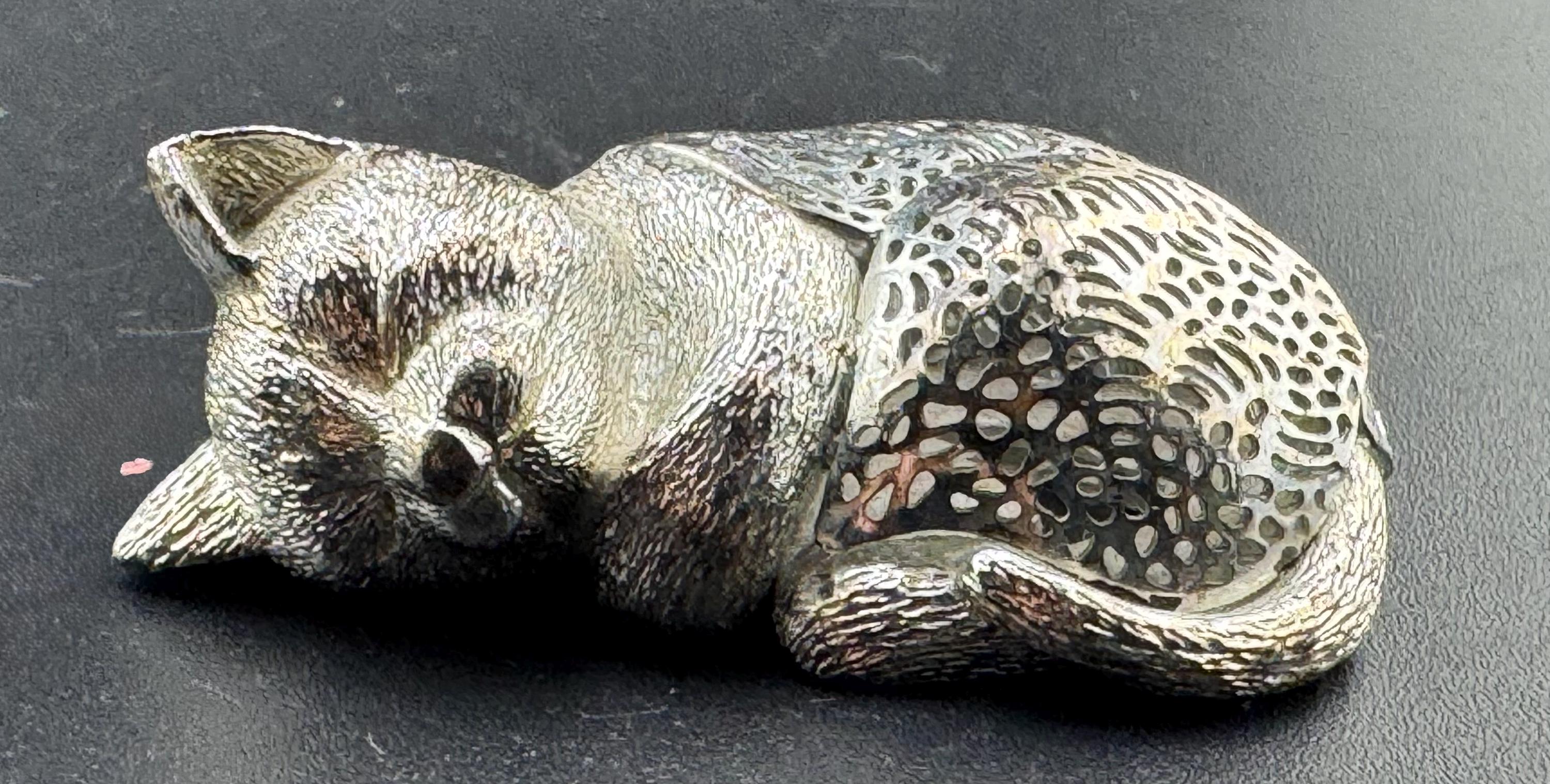 Vintage Christofle Silvered Sleeping Cat Lumière D'argent