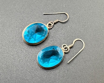 Örhängen i sterlingsilver med blå topas och kristaller