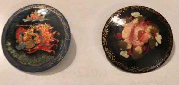 2 Vintage Russian Brooches Lacquer Miniature Pain… - image 6