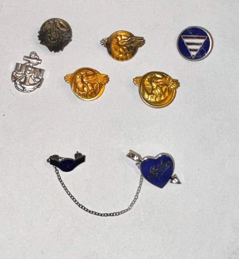 WWII U.S. Military Pin Collection Army Air Corps VFW Air Raid Pins ...