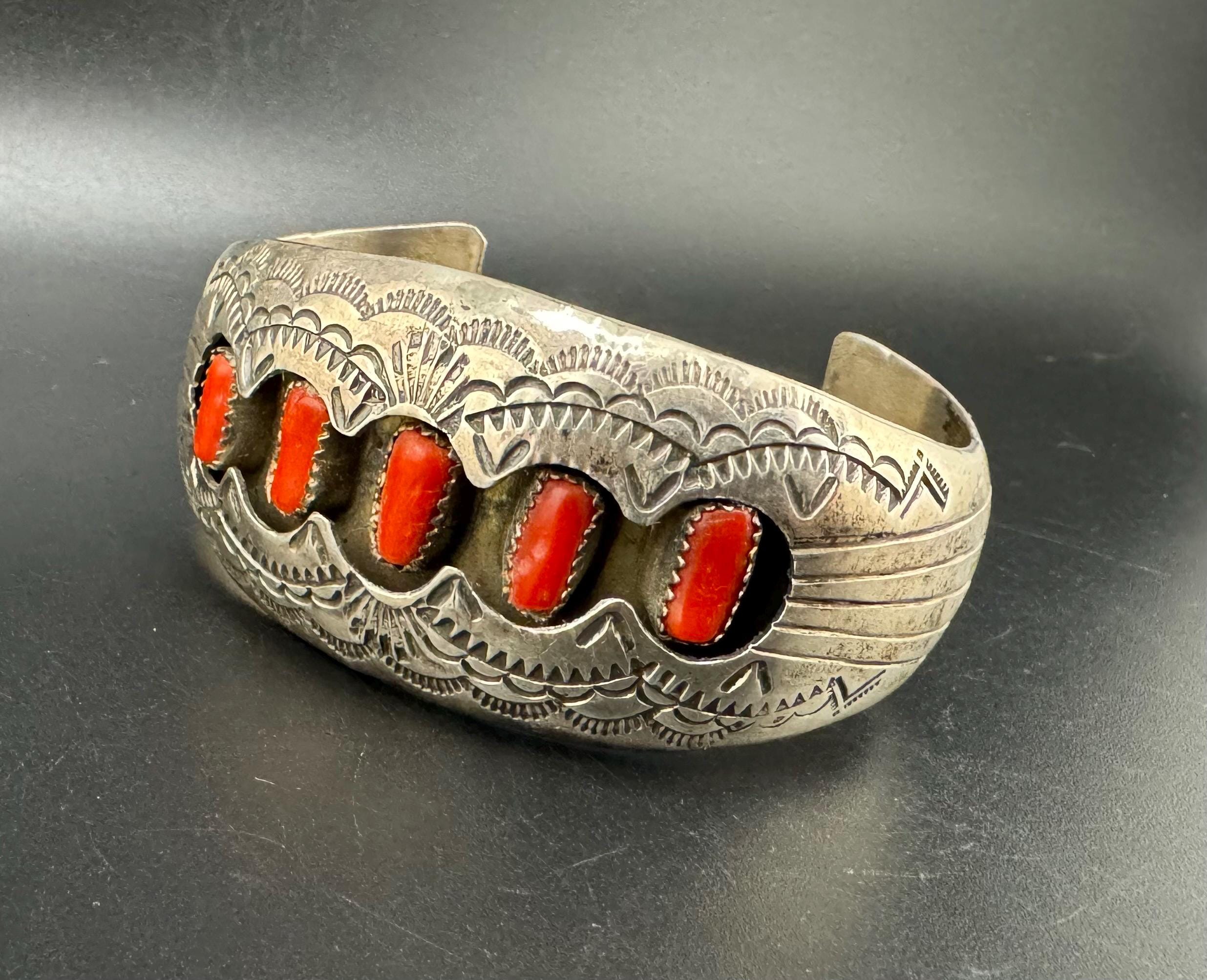 Opulent Vintage Navajo 'Tears Of Joy' Spiny Oyster Native American Jewelry Silver Necklace Opulent Vintage Navajo 'Tears Of Joy' Spiny Oyster Native American Jewelry Silver Necklace