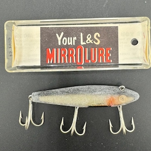12 Vtg Mirrolure Sinker Fishing Lures New Old Stock Lures Mint in Orig Box Black Back Yellow Belly Gold Scale Model No 60M 54 L&S Bait Co Fl