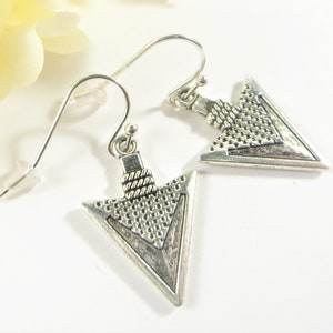 Arrowhead Earrings, Arrow Head Jewelry, Southwestern Style, Tribal Earrings, Shield Earrings, Arrowhead Jewelry, Gifts Under 10 for Women
