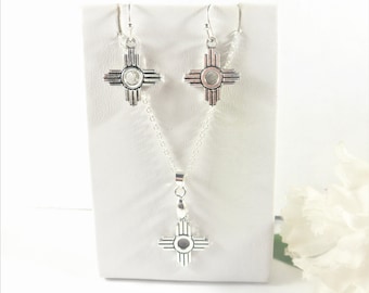 Juego de aretes y colgante Zia: joyería antigua de plata de Nuevo México