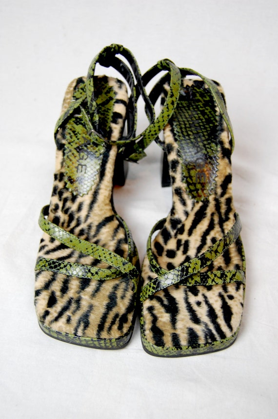 FREE SHIPPING Vintage 90s Leopard Print Green Sna… - image 3