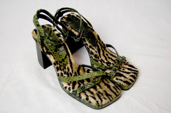 FREE SHIPPING Vintage 90s Leopard Print Green Sna… - image 1