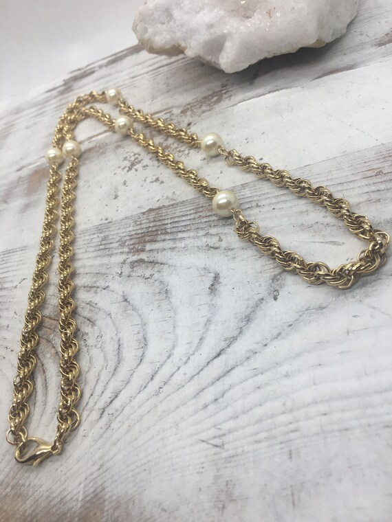 1980s Vintage Fashion Gold Rope Chain Faux Pearl … - image 3