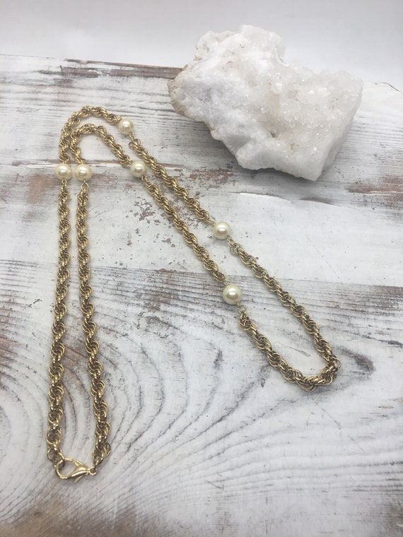 1980s Vintage Fashion Gold Rope Chain Faux Pearl … - image 1