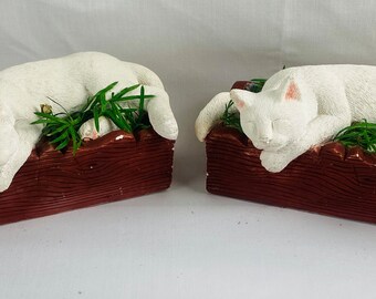 1960s Cat Pair of Perfect Pet Bluebllr White Sleeping Cat in Red Boxes Figurine