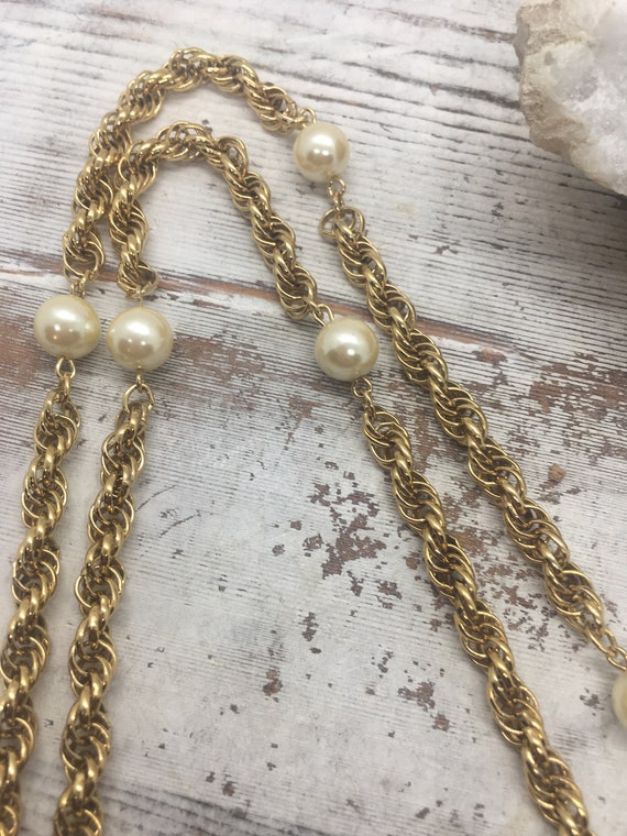 1980s Vintage Fashion Gold Rope Chain Faux Pearl … - image 2