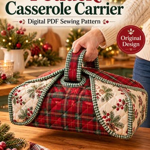 Pode incluir: Um transportador de caçarolas acolchoado com um painel central xadrez vermelho e verde e abas laterais creme decoradas com uma estampa de ramos de pinheiro e bagas. O transportador tem um acabamento xadrez verde e branco e uma alça a condizer.